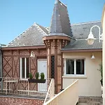Le Prieure Et La Hotel