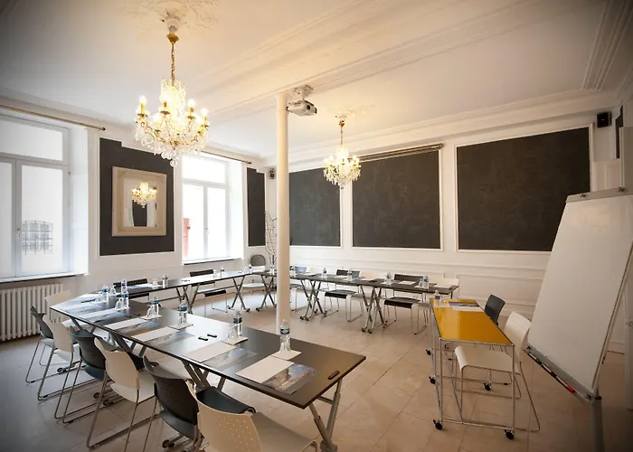 Le Prieuré Et La Résidence 3* Amiens