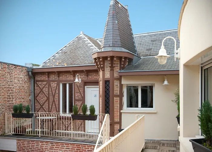 Le Prieuré Et La Résidence Hotel