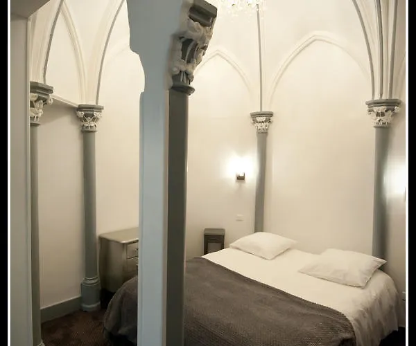 Le Prieuré Et La Résidence