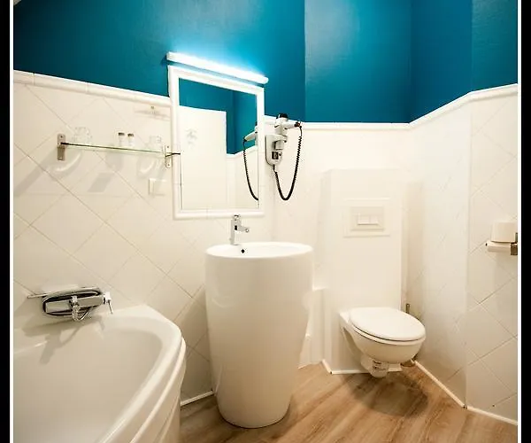 Le Prieuré Et La Résidence Hotel Amiens