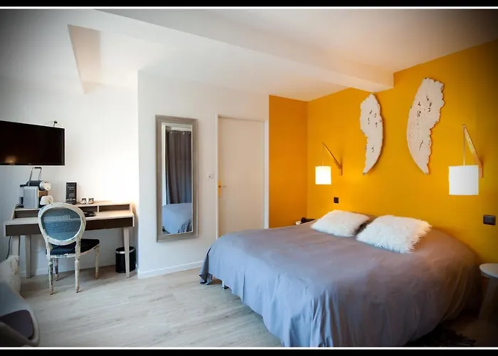 Le Prieuré Et La Résidence 3* Amiens